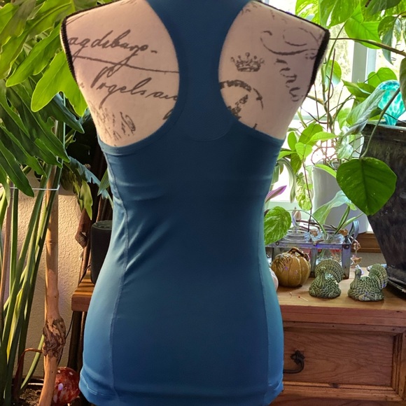 Nike Dri-Fit Tank - Picture 3 of 9